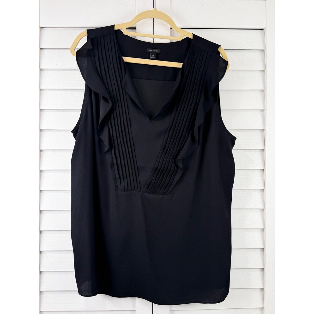 Ann Taylor Blouse XXL Black Pleated Ruffle V-Neck Sleeveless Shell
